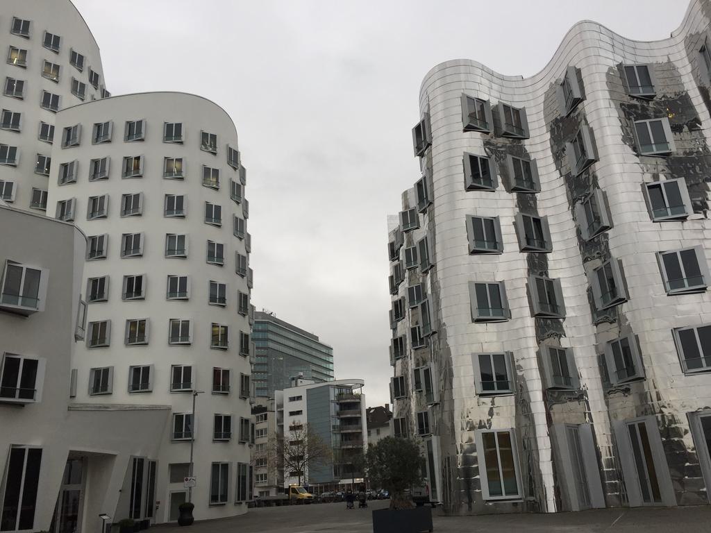 Apartment Maximilians Dusseldorf Room photo